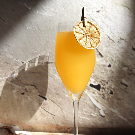 how to attach garnish to glass